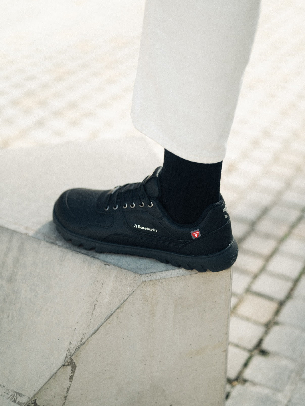 Barefoot Sneakers Barebarics Zing Frost - All Black - Barefoot Shoe Store